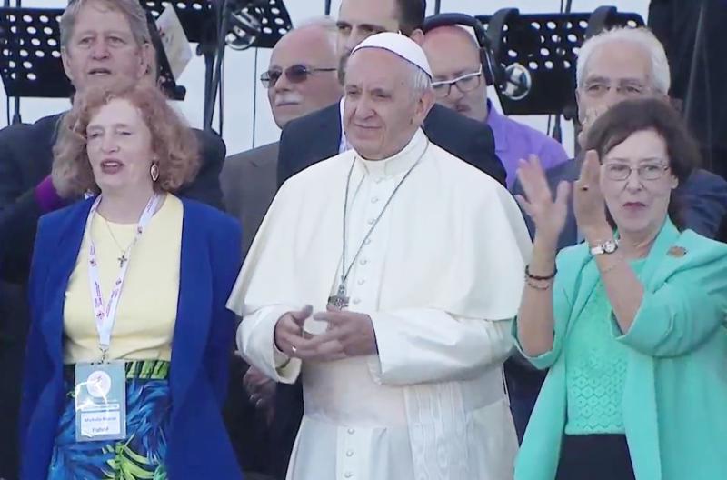 Pope Francis with Michelle Moran and Patti Mansfield